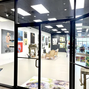 Inside entry to North Gallery