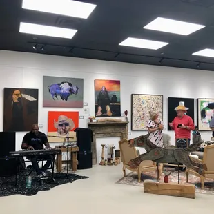 Enjoying music with the magical Justin Echols