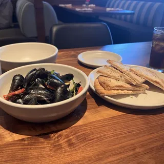 Black Mediterranean Mussels