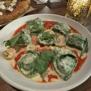 Tortelloni al Pomodoro