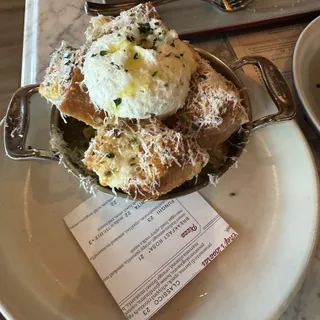 White Truffle Garlic Bread
