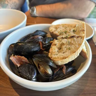 Black Mediterranean Mussels