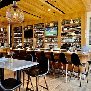 North Italia bar seating