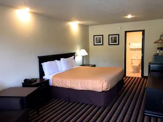 Travelers Inn