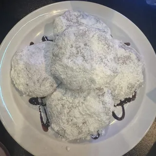 Bayou Beignets
