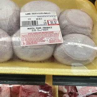 Lamb testicules... they are good sautéed with a zest of lemon