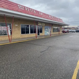 the outside of the restaurant