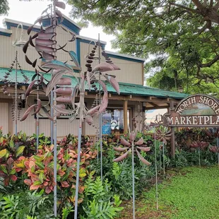 North Shore Marketplace sign.