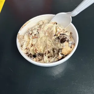 Having Chocolate Shoppe Ice Cream while waiting to try North Shore for the first time.