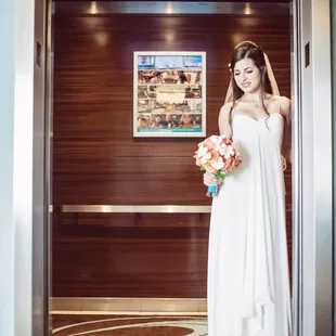 Bouquet &amp; hair flowers by Liz