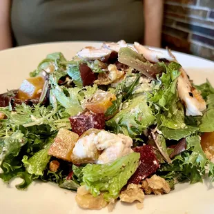 roasted beet &amp; goat cheese salad with chicken