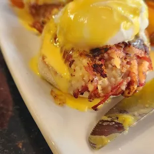 Corned beef eggs benedict