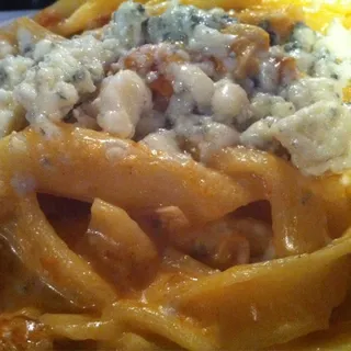 D BUFFALO CHICKEN MAC & CH