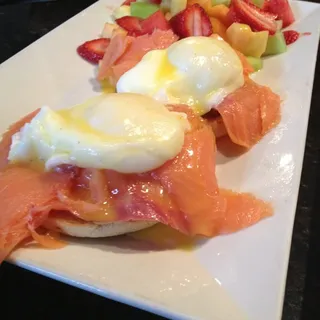 D SMOKED SALMON BENEDICT