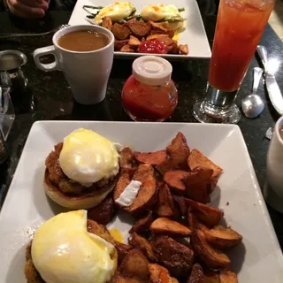 D CRAB CAKE BENEDICT