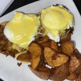 D CHORIZO HASH BENEDICT