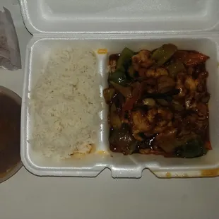 Chicken with Garlic Sauce lunch to go with Hot &amp; Sour Soup and 2 Crab Rangoon. Delivered and still warm.