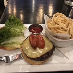 Social burger, no onion marmalade.