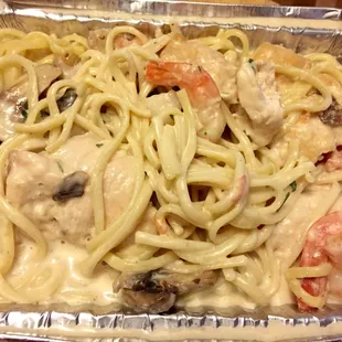 Customized pasta: linguine, chicken, shrimp, fresh tomato &amp; mushroom, garlic creamy sauce