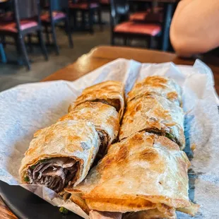 D6. Beef Roll (IG: @soph.hungry)