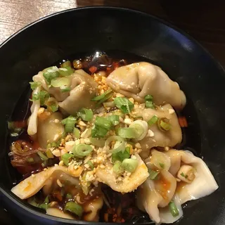 D5. Wonton in Spicy Sauce