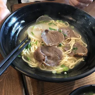 A2. House Special Beef Noodle Soup
