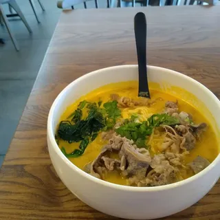 Golden Soup Beef Noodle