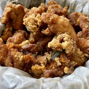 food, chicken wings and fried chicken