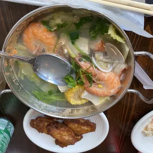 Seafood Tofu Hot Pot &amp; Fried Chicken Wings (5pcs)