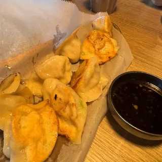 Pork & Chinese Cabbage Dumpling(8 pcs)