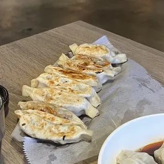 Pan Fried Chicken Potsticker(8pcs)
