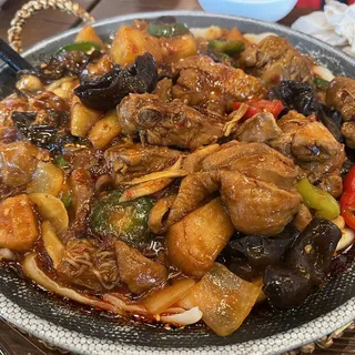 E1. Xinjiang Market Chicken with Sliced Noodle