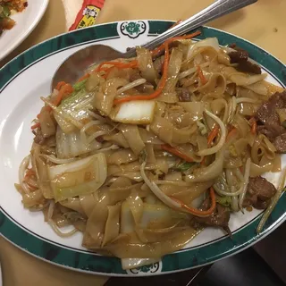 Stir Fried Thick Rice Noodles