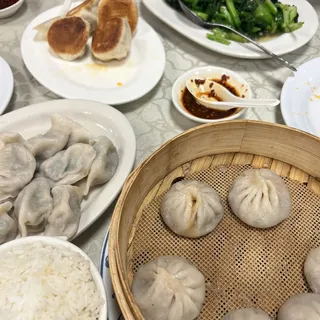 Steamed Chinese Broccoli with Garlic Sauce