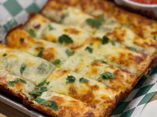 Wrecktangle Pizza