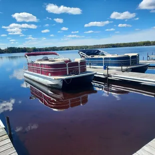 Pontoon boat rentals