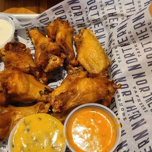 Crispy wings with sauces