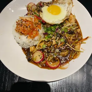 Stir-fry with an egg