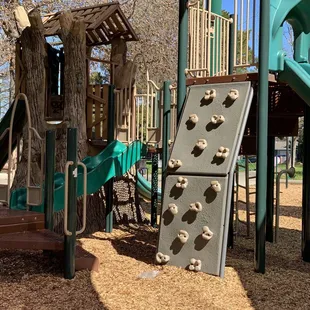 Right side (back side) of the playground.