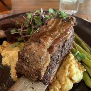 Beef short ribs with grits