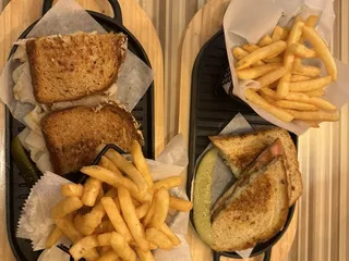 aMa Bistro