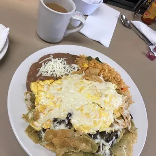 Chilaquiles con carne asada