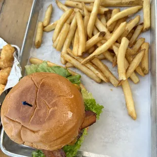 Bacon cheeseburger with fries