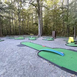 Mini golf course