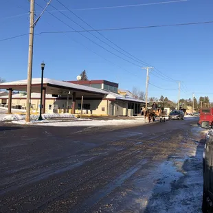 Main Street Horse &amp; wagon