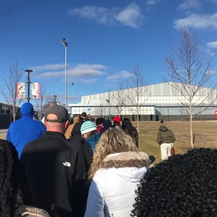 The line at 3:07 for a meet that was supposed to start at 3:00.  About equally as long behind us.