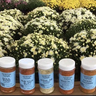 Seasonings and mums.