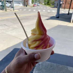 pineapple &amp; strawberry swirl