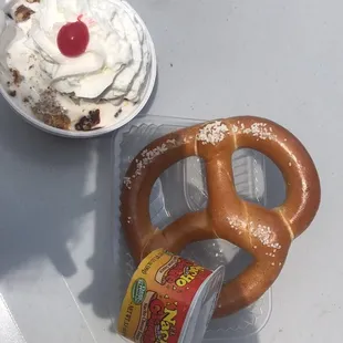 Turtle sundae, pretzel with cheese