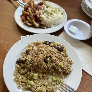 26. Lomo Saltado de Pollo 34. Arroz Chaufa de Carne